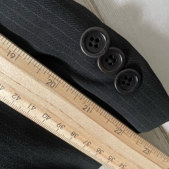 Armani Collezioni Men’sWool Blazer46 IT/36 US Made in ItalyPinstripe Classic Fit - Picture 11 of 11